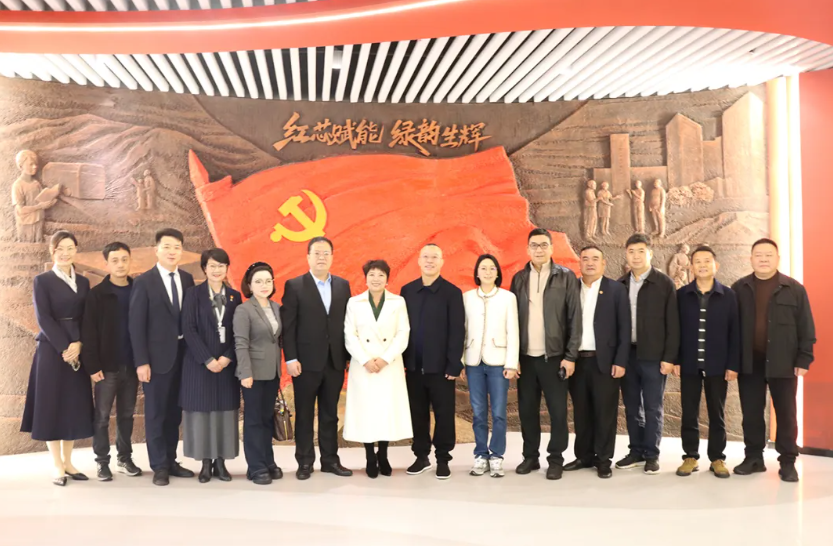 �й���ɳ��ίͳս����